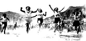 �Ӱ���ѧ��Ůѧ���μ������˶�