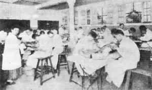 �𵩴�ѧҽѧԺ������һ��