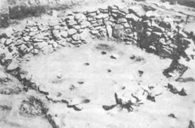 ���ڵİ��Ѩʽʯǽ����