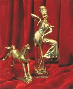 �½���Ʒ����ͭ�Ͻ�����Ͻ��Ƴɵķ½�װ��Ʒ��