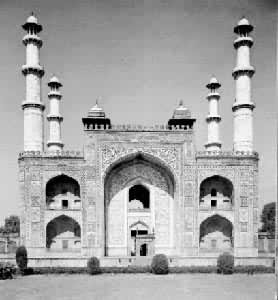 ���˰������