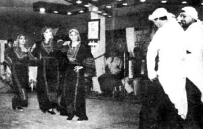 ����˹̹���ڱ��������赸