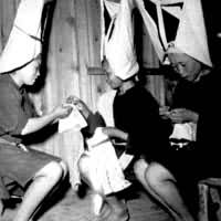 �㶫�ر����帾Ů���廨