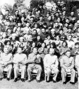 1962��10��6�գ����͹����쵼��ë�󶫡������桢�ܶ�������¡���Сƽ�ȽӼ��������μӹ��������ɹš��½������������ġ����ء����������֡���������������ι���ʱ�ĺ�Ӱ