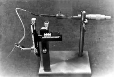 ͼ2�����ʾ�������΢������