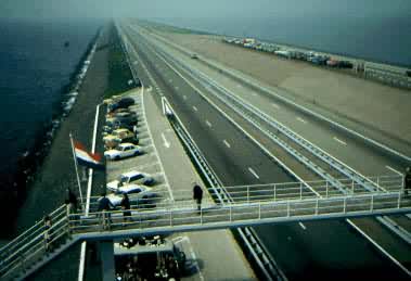 ����Χ����½���