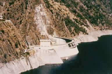 ̨��»��ӣ��й���ߵĹ��ӣ���181m��1974�꿢��