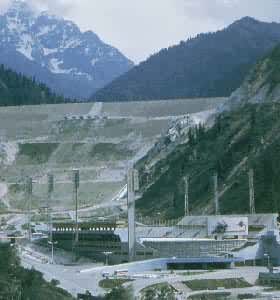 ����÷�ܰ¶����ƶ�ʯ�ӣ���72.8m��1967�꿢��