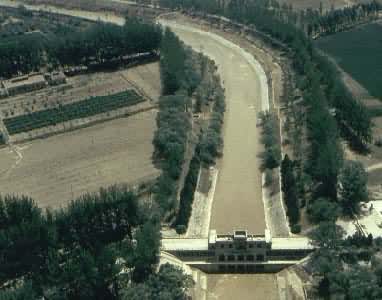 ��������ʤ�������ƺ����ε�һ����������������ȹ��̣�1952���һ�ڹ��̿���