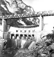 ͼ1���ڽ���ˮ��վ���ι��λ�����Χ��