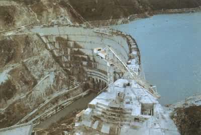 ����Ӣ����ӣ�������ߵĹ��ӣ���272m��1980�꿢��