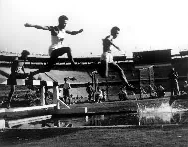 ͼ1��3000���ϰ�����