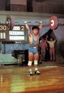 �й������˶�Ա��ΰǿ