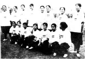 ͼ5��1923��μӵ�6��Զ���˶�����������й�Ů�������