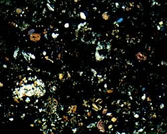 �������ص���Ⱥ��L����ͨ������ʯ