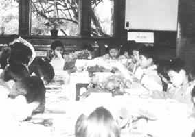 �Ϻ������ͯͼ��ݵ�Сѧ������