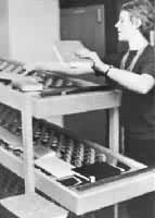 ͼ1���¹�˹ͼ���ش�ѧͼ��ݵĴ�ʽͼ�鴫��װ��