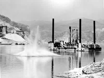 ͼ3��ˮ�±���