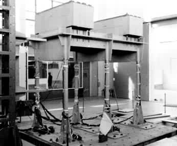 ͼ2��ģ�������̨