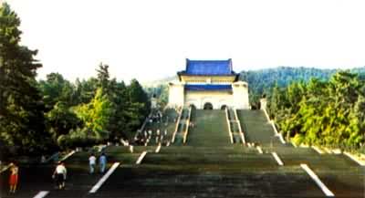 ��ɽ�꣬���Ͼ��Ͻ�ɽ��´������������������ΰ���Ǿ����й���ͳ���������Ĺ������1929�꽨��