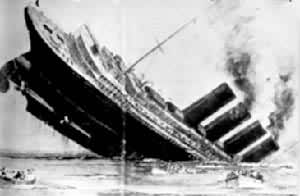  被德潜艇击沉的英国邮轮“鲁西塔尼亚”号(1915年5月7日)