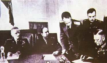 德国陆军元帅W.凯特尔在柏林签署无条件投降书(1945年5月8日)