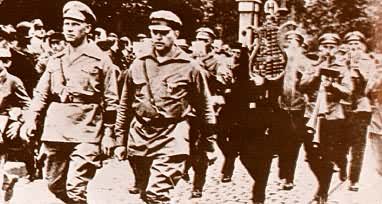 E.̨��������3�������ɫ����սʿͬ���ڰ������У�1927��