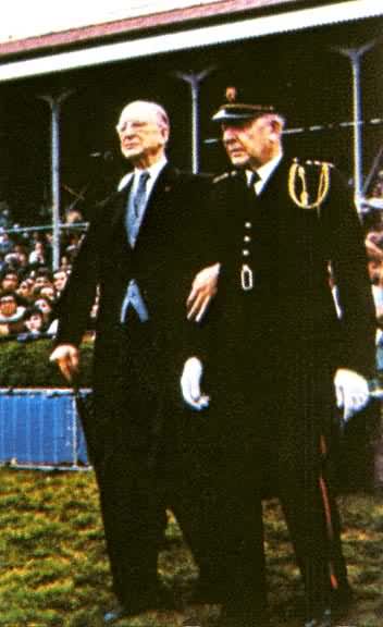 ���������μ�E.de������(��)��ϯ����