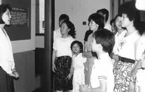 ����Ⱥ�ڽ����о������Ͼ��껨̨����ݾ��й�Ħ����