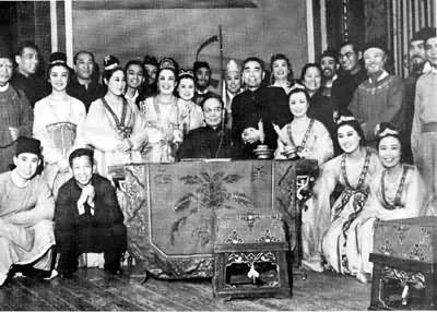 1962���ܶ�������ĭ���롶�����졷һ�����Ա��Ӱ