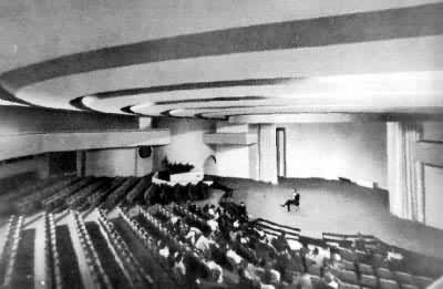 ��������˹�о糡�е��ն�ʽ��̨