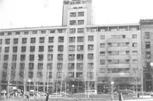 ս������