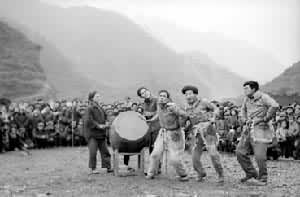 �������