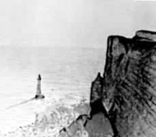 Ӣ����˹�ر�����������һ�ǣ�����˹�Ĺǻҹ�������Ͷ���ں���