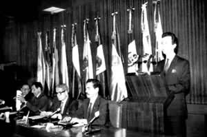 拉美一体化协会会议讨论拉美各国在贸易、经济互助方面的合作(1990年4月30日)