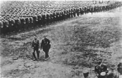 A.希特勒检阅纳粹军队(1933)