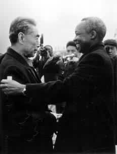 �ܶ��������ڻ���ӭ��̹ɣ������ͳJ.K.���׶�(1974��3��)