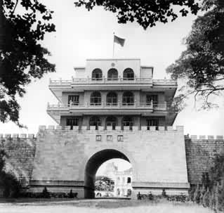 ��Խ�߽�������