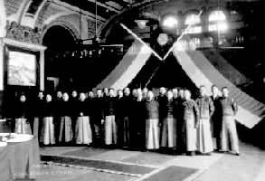 1919��2�����Ϻ����е��ϱ���̸��Ļʱ��Ӱ