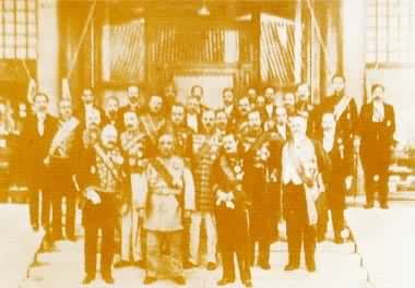 1913��10��10��Ԭ����������ʽ����ͳ�������פ��ʹ�ں�Ӱ