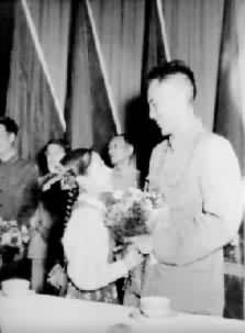 1954��6���ڶ�ͯ��ѧ���������ڽ�����������ͯ���������׻�