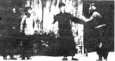 ����ëŮ������ �Ӱ�³Ѹ������ѧԺ�ݳ�