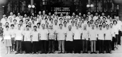 1982��7�µ��������������۹����ߺ�Ӱ